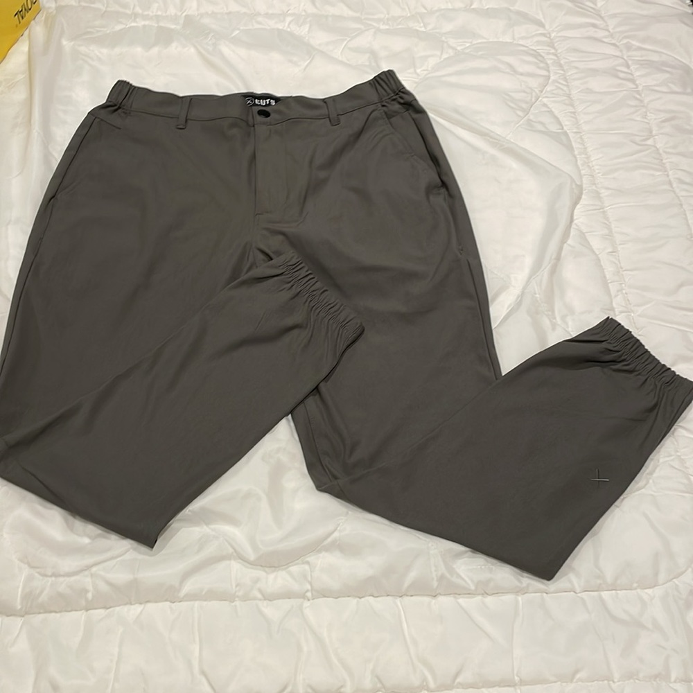 CUTS JOGGER PANTS